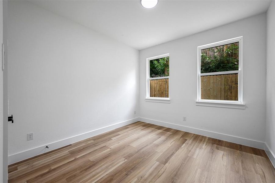 Spacious, unfurnished interior of a new home in , Dallas (Image 25).