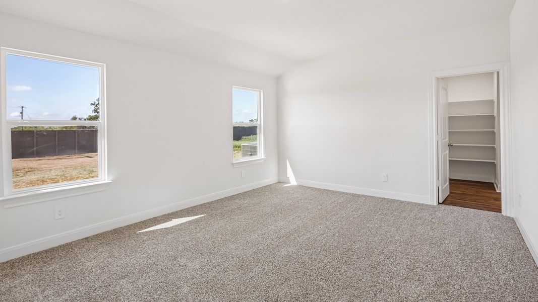 Spacious, unfurnished interior of a new home in Railhead, Cedar Creek (Image 18).