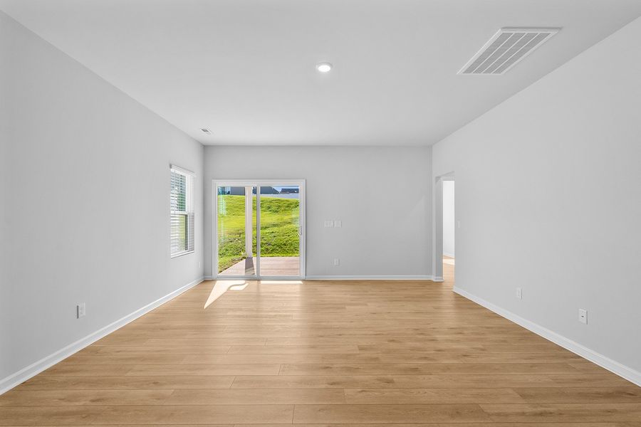 Spacious, unfurnished interior of a new home in Hanes Lake, Winston-Salem (Image 21). Spacious, unfurnished interior of a new home in Hanes Lake, Winston-Salem (Image 21).
