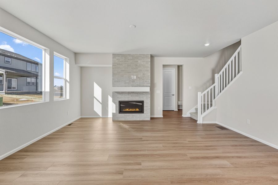 Spacious, unfurnished interior of a new home in Talon Pointe, Thornton (Image 11).