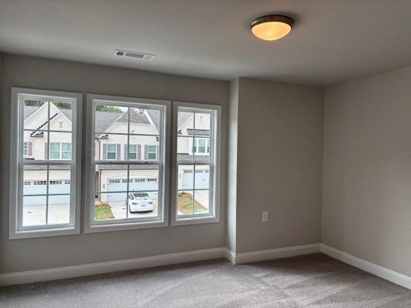 Spacious, unfurnished interior of a new home in Riversong, Duluth (Image 12).