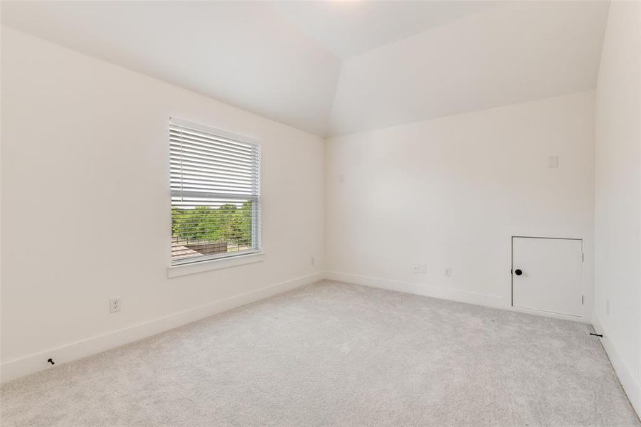 Spacious, unfurnished interior of a new home in , Fate (Image 19).