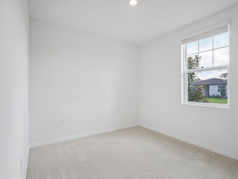 Spacious, unfurnished interior of a new home in The Reserve at Van Oaks, Auburndale (Image 16).