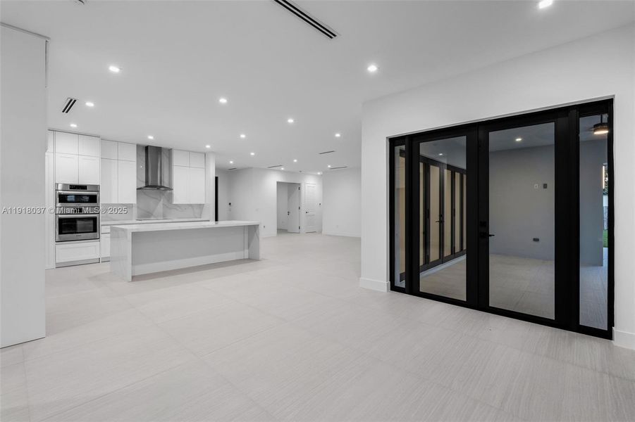 Spacious, unfurnished interior of a new home in , Cutler Bay (Image 24).