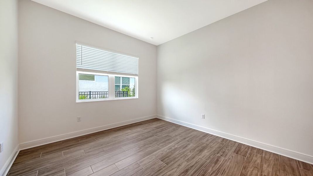Spacious, unfurnished interior of a new home in Canoe Creek, Parrish (Image 34).