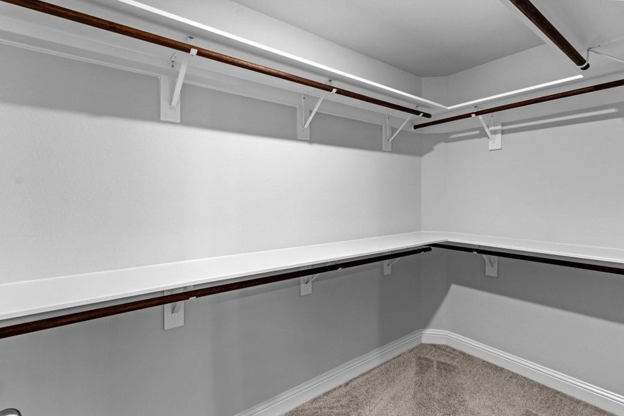 Spacious, unfurnished interior of a new home in River Ranch Trails, Dayton (Image 31).