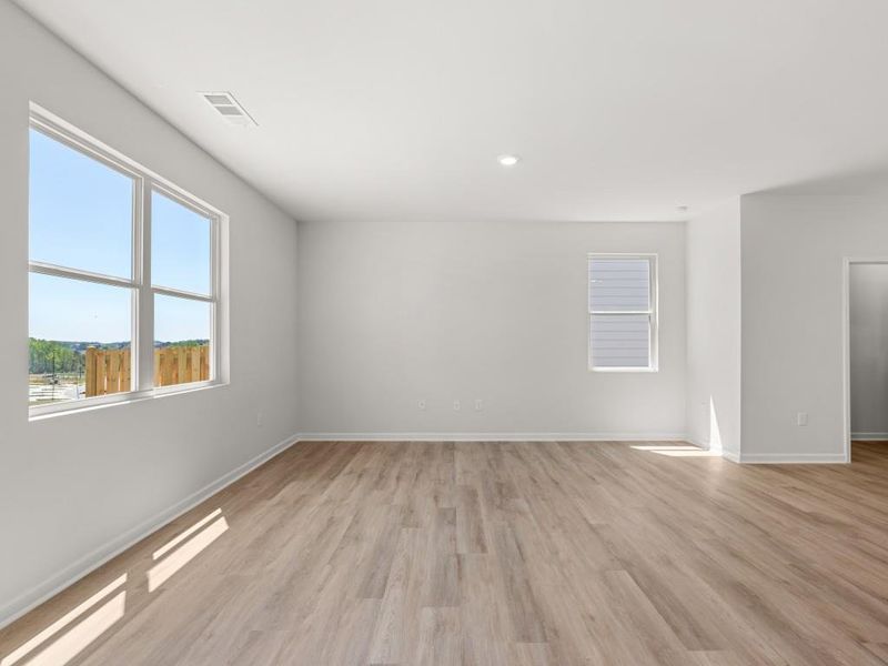 Spacious, unfurnished interior of a new home in Rolling Meadows, Jasper (Image 15).