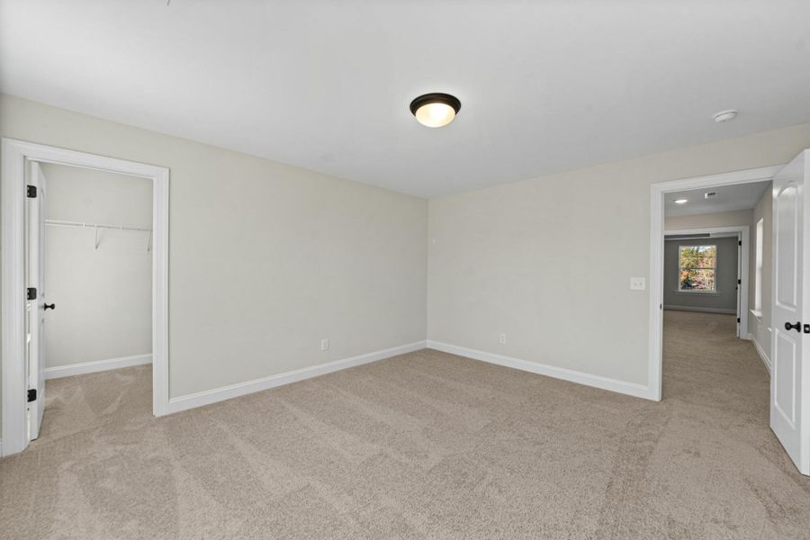 Spacious, unfurnished interior of a new home in Pisgah Park, Kernersville (Image 31).