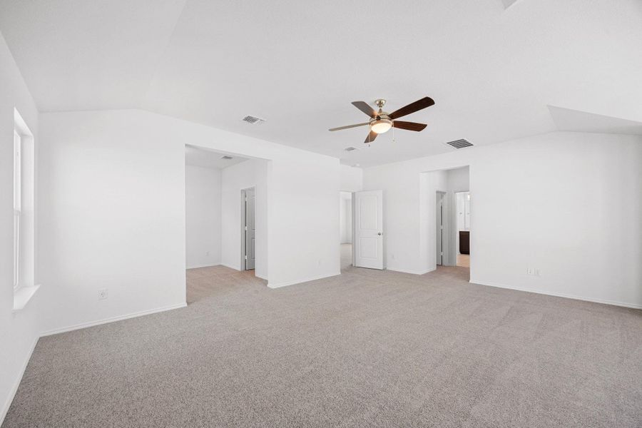 Spacious, unfurnished interior of a new home in Salerno - Classic Collection, Round Rock (Image 30). Spacious, unfurnished interior of a new home in Salerno - Classic Collection, Round Rock (Image 30).