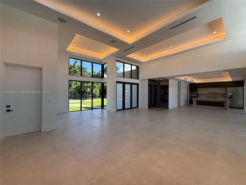 Spacious, unfurnished interior of a new home in , Miami (Image 46).