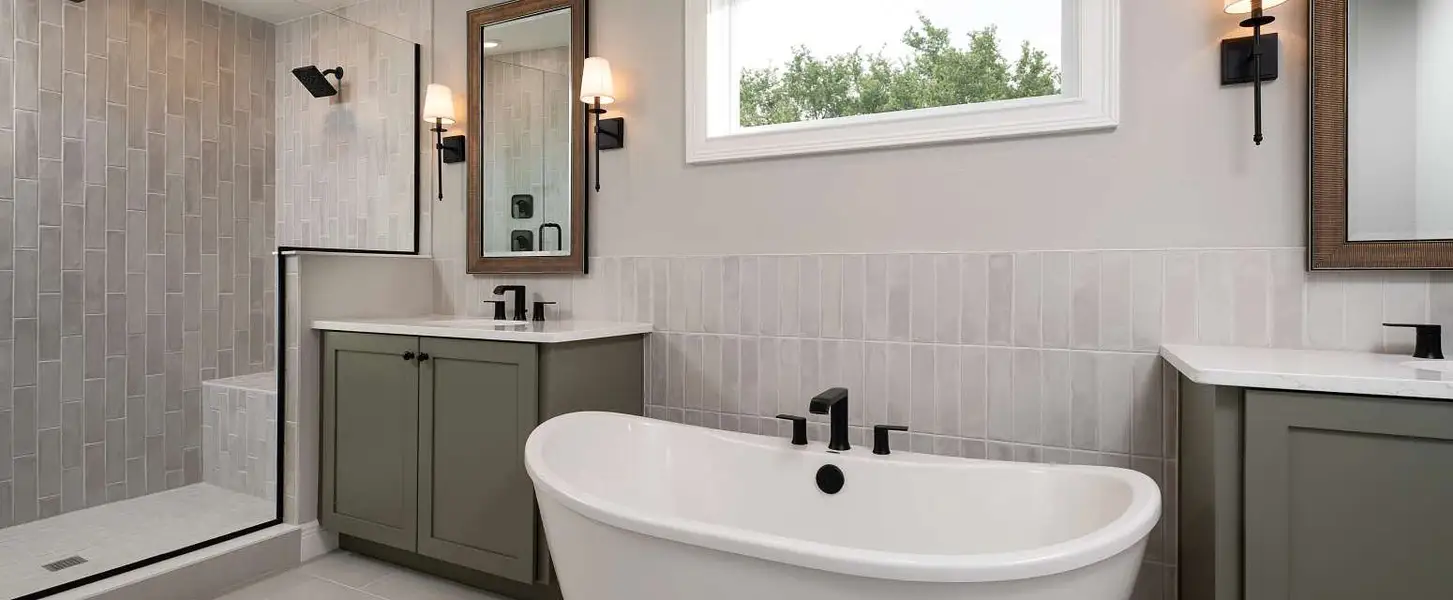 Representative furnished interior of a home built from the Moseley by Ashton Woods in Lake Cawood Cove, Windermere (Image 15).