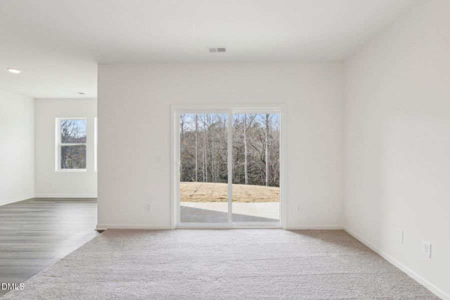 13-web-or-mls-Babbling Brk Dr-009