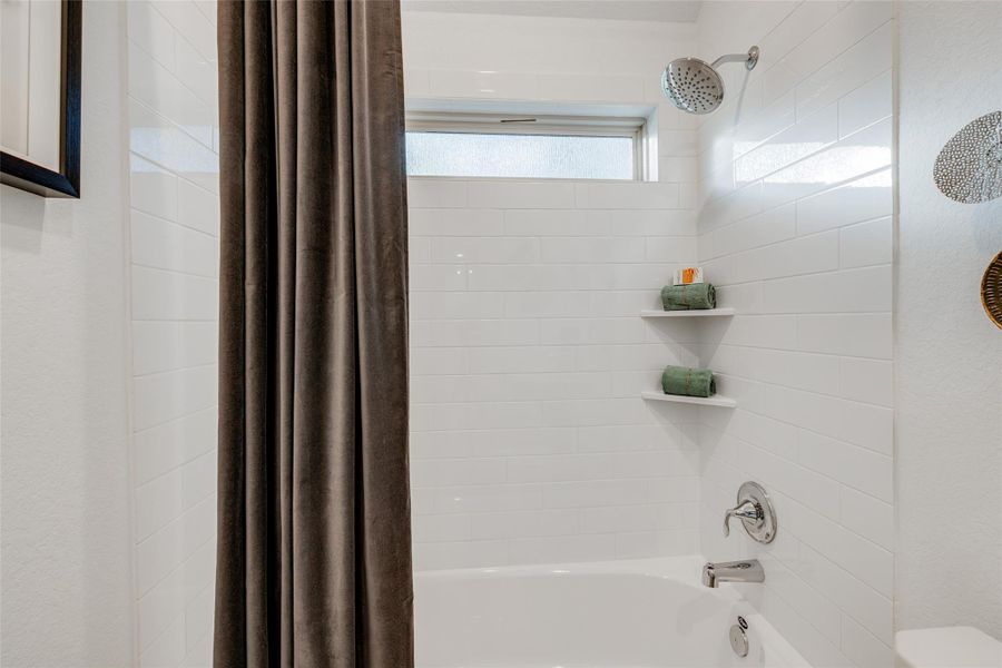 Close-up of interior finishes inside a home in Anniston, Katy (Image 23).