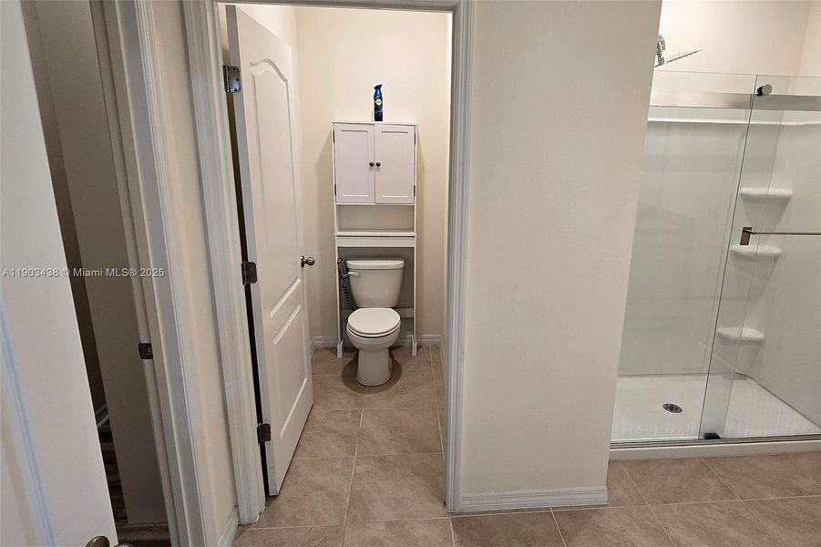 Furnished interior view inside a new home in , Davenport (Image 7).