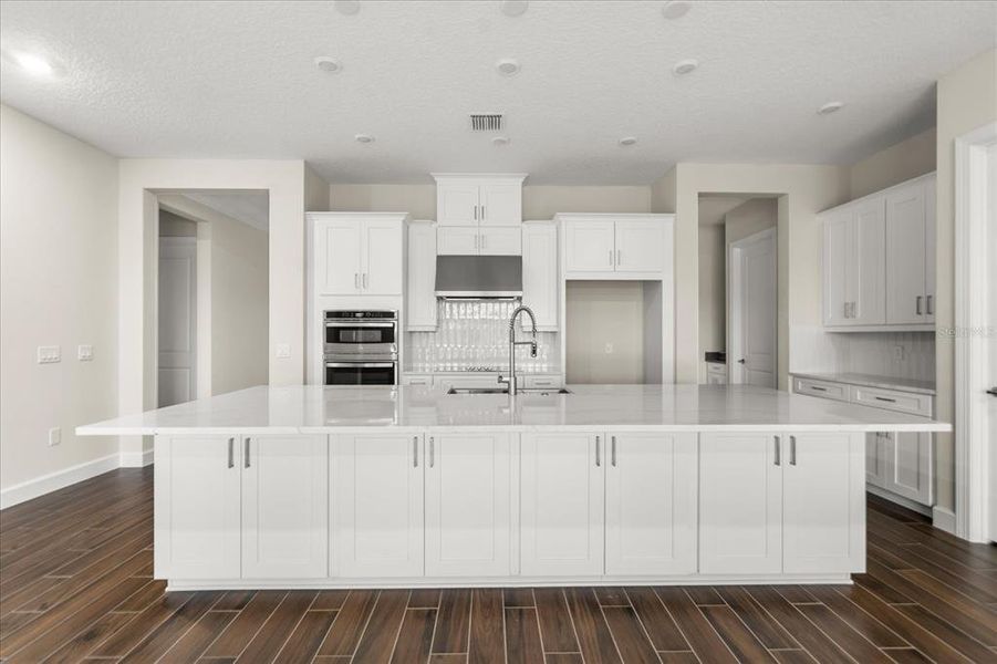 Furnished interior view inside a new home in , Kissimmee (Image 7).