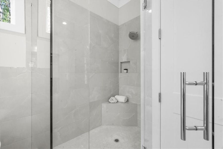 Furnished interior view inside a new home in , Gainesville (Image 38).