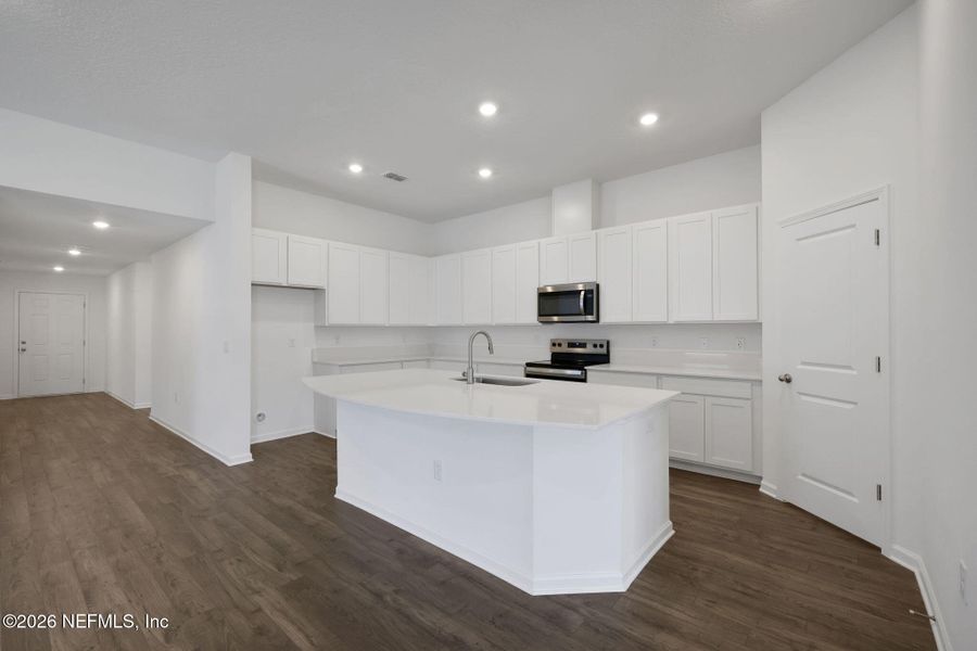 Furnished interior view inside a new home in Diamond Springs, Jacksonville (Image 9).