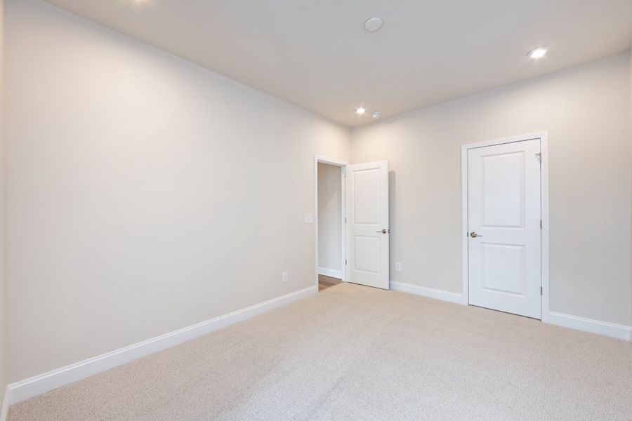 Spacious, unfurnished interior of a new home in Southbridge, Fort Mill (Image 43).