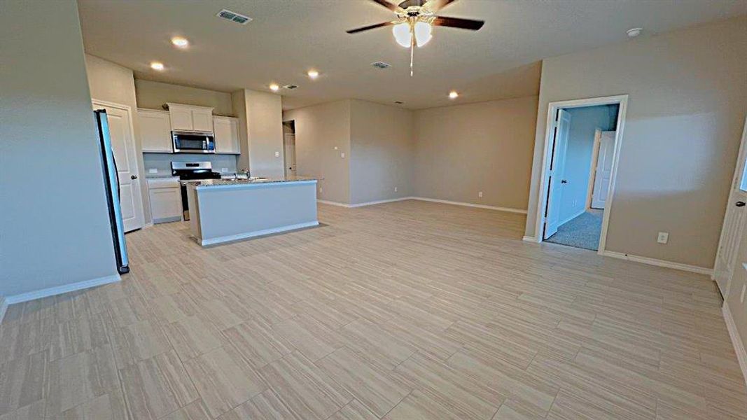 Spacious, unfurnished interior of a new home in Rosewood at Beltmill, Fort Worth (Image 11). Spacious, unfurnished interior of a new home in Rosewood at Beltmill, Fort Worth (Image 11).