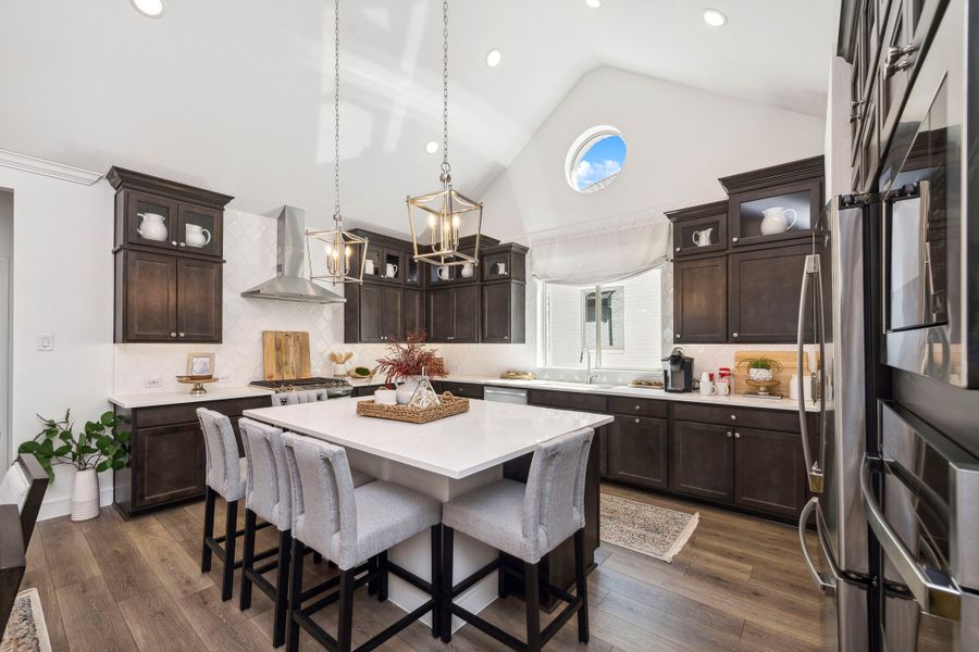 Kitchen with vaulted ceiling Kitchen with vaulted ceiling
