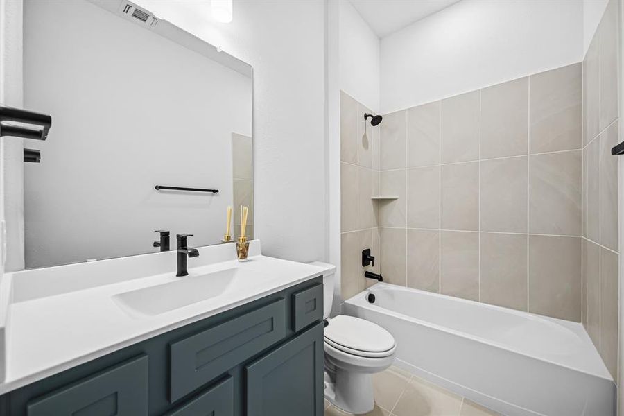 Furnished interior view inside a new home in Monterra - Classics, Fate (Image 11).