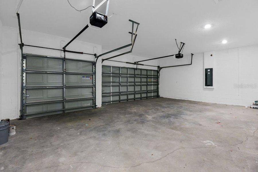 Image 45 of a home in Ardisia Park.