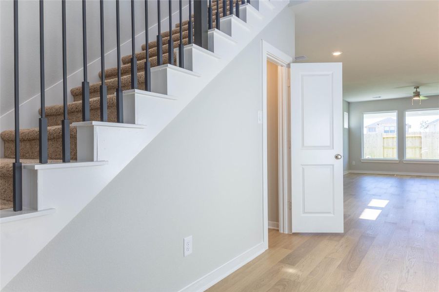 Spacious, unfurnished interior of a new home in La Segarra 40', Brookshire (Image 14).