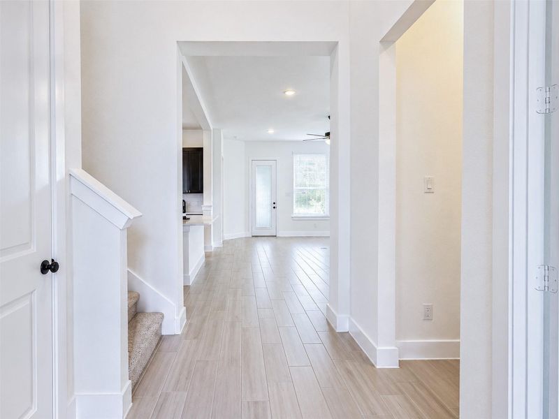 Spacious, unfurnished interior of a new home in , Katy (Image 19).