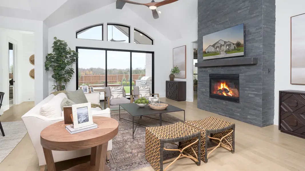 Furnished interior view inside a new home in Sonoma Verde, McLendon-Chisholm (Image 15).