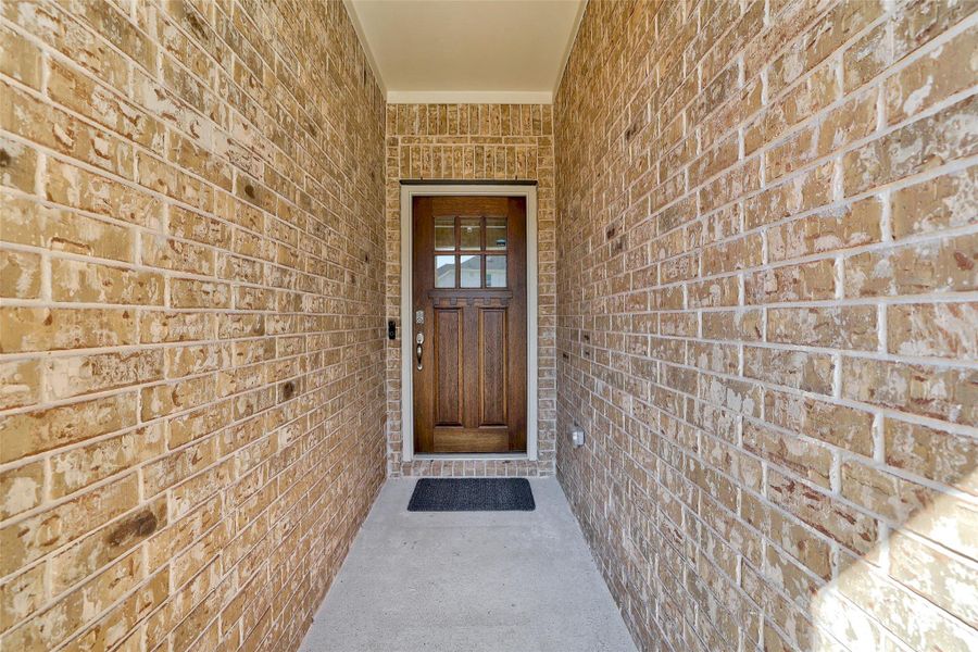 Exterior details and patio area of a home in , Kyle (Image 3).