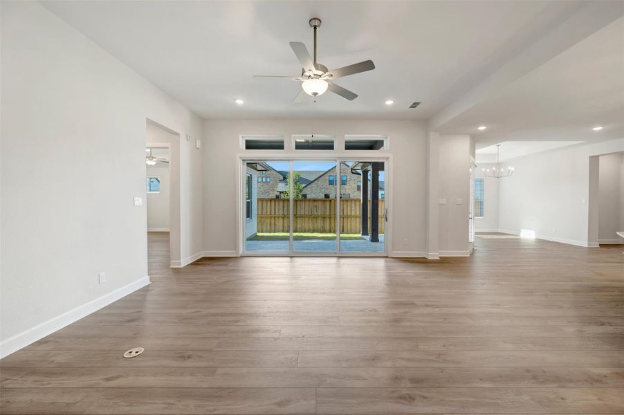 Spacious, unfurnished interior of a new home in Riceland - Enclave Row Collection, Mont Belvieu (Image 20).