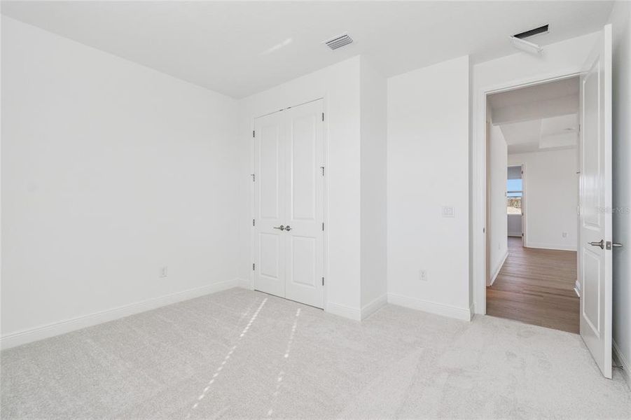 Spacious, unfurnished interior of a new home in Hawkstone, Sarasota (Image 34).