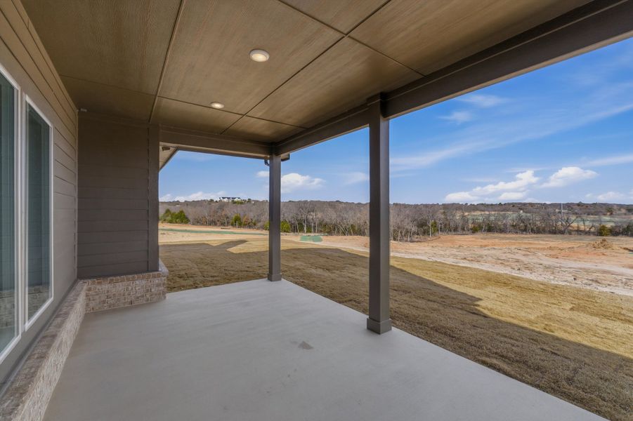 Exterior details and patio area of a home in Eagle Ridge Estates, Weatherford (Image 3).