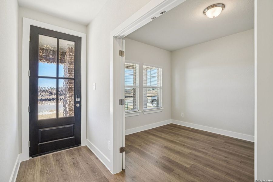 Spacious, unfurnished interior of a new home in Carmel Ranch, Schertz (Image 17).