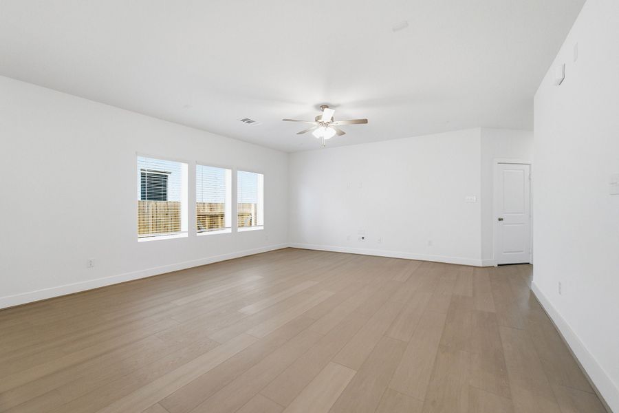 Spacious, unfurnished interior of a new home in Sunfield, Buda (Image 41). Spacious, unfurnished interior of a new home in Sunfield, Buda (Image 41).