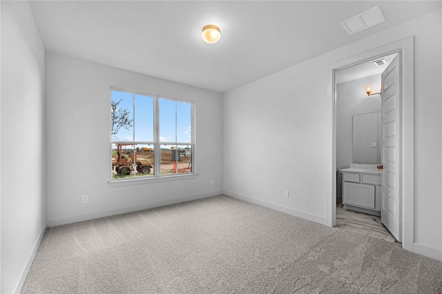 Representative image. Features, selections and colors may vary.