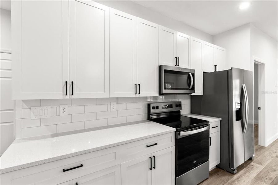 Furnished interior view inside a new home in , Dunnellon (Image 13).