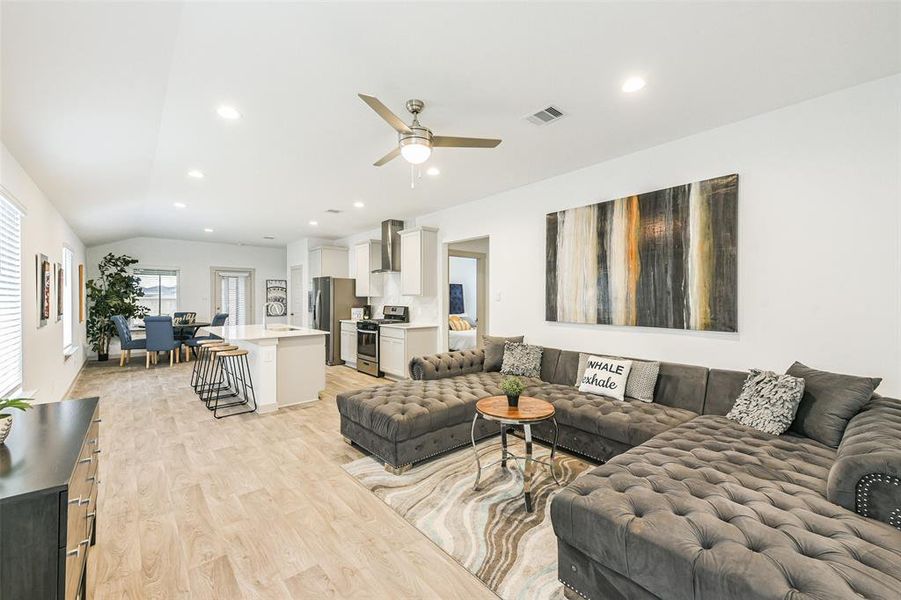 Image 4 of a home in City Gate.