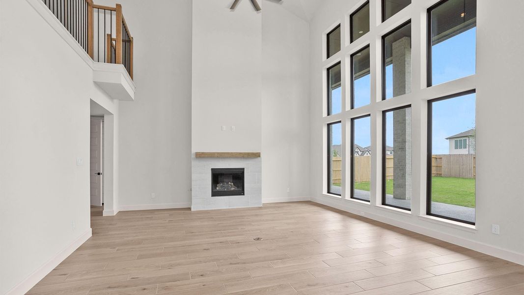 Spacious, unfurnished interior of a new home in Valencia, Manvel (Image 16).