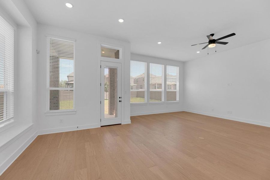 Spacious, unfurnished interior of a new home in Wolf Ranch: 51ft. lots, Georgetown (Image 17). Spacious, unfurnished interior of a new home in Wolf Ranch: 51ft. lots, Georgetown (Image 17).