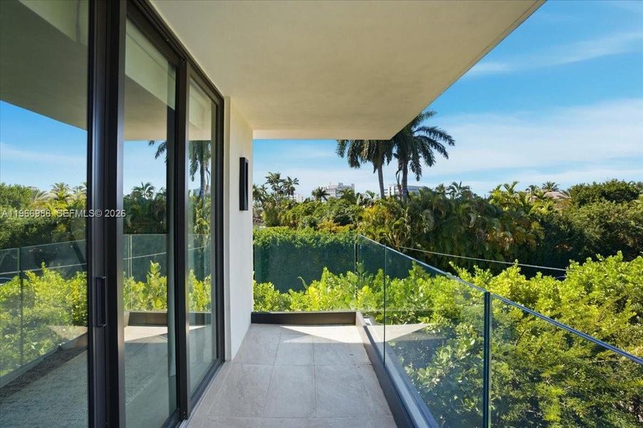 Exterior details and patio area of a home in , Miami Beach (Image 3).