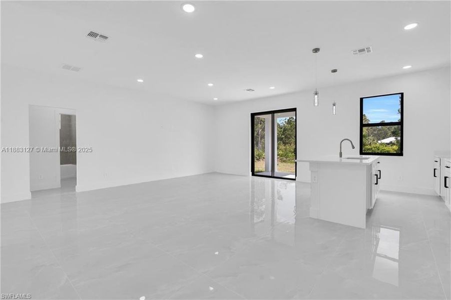 Spacious, unfurnished interior of a new home in , Lehigh Acres (Image 8).
