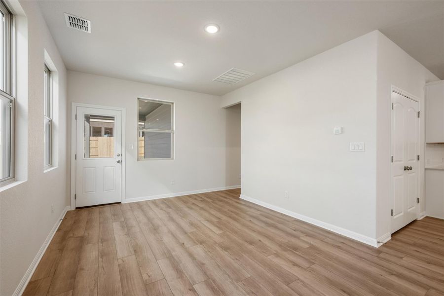 Representative images and renderings are for illustrative purposes. Actual structural options and design finishes of home may vary.