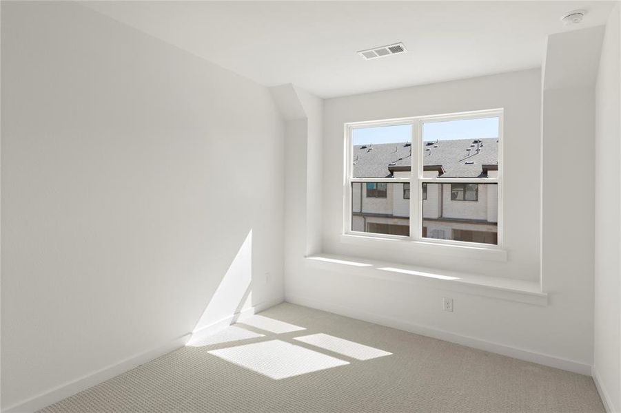 Spacious, unfurnished interior of a new home in Ten Mile Creek, Celina (Image 13).