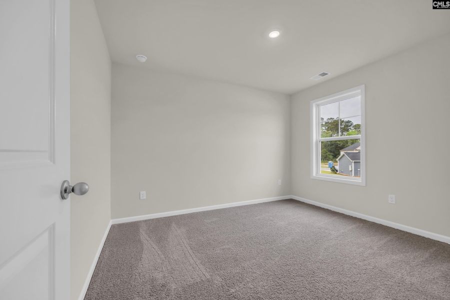 Spacious, unfurnished interior of a new home in Peachtree Hills, Lexington (Image 20).