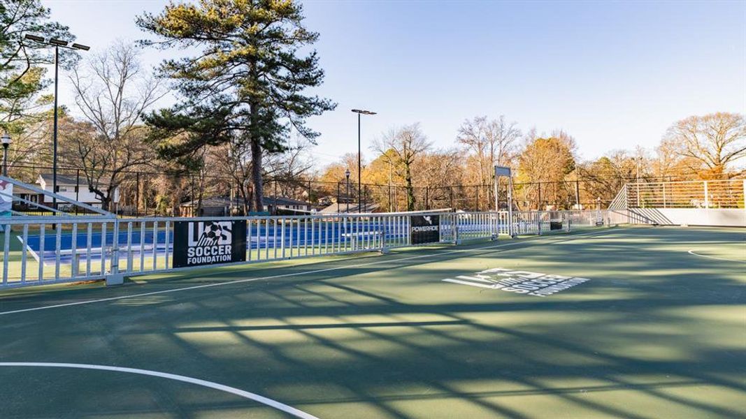 Community amenities in Sherwood Manor, South Fulton (Image 13).