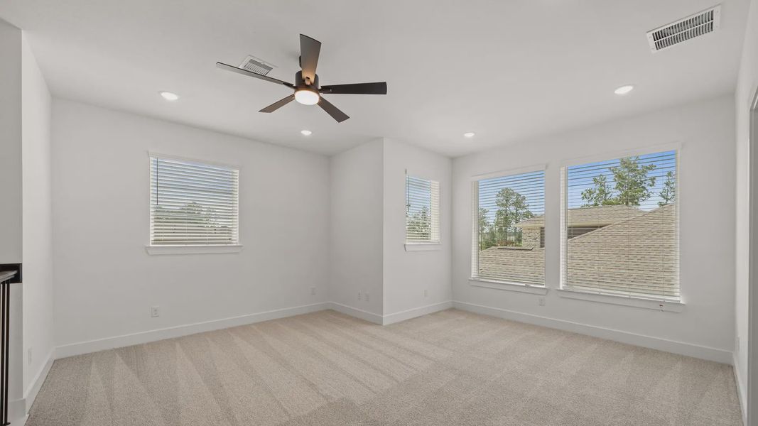 Representative unfurnished interior of a home built from the Waterloo by Chesmar Homes in Attwater 65's, Waller (Image 34).