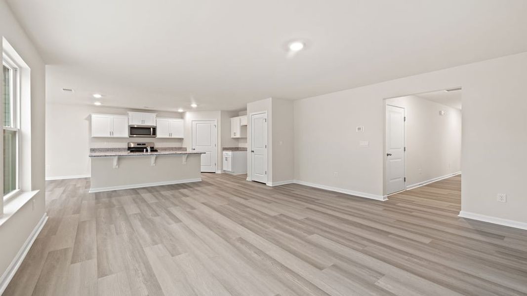 Spacious, unfurnished interior of a new home in Seneca Falls, Seneca (Image 19).