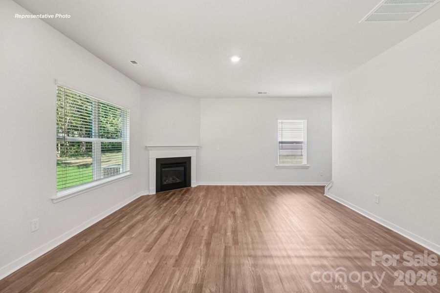 Spacious, unfurnished interior of a new home in Reedy Creek Preserve, Charlotte (Image 32).