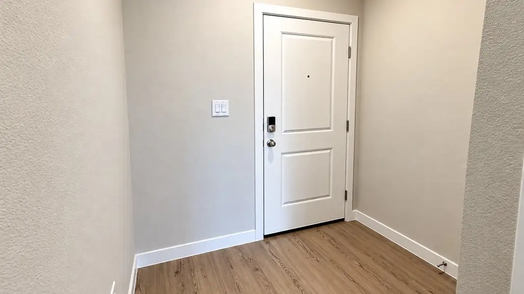 Spacious, unfurnished interior of a new home in Waldron Estates, Corpus Christi (Image 10).